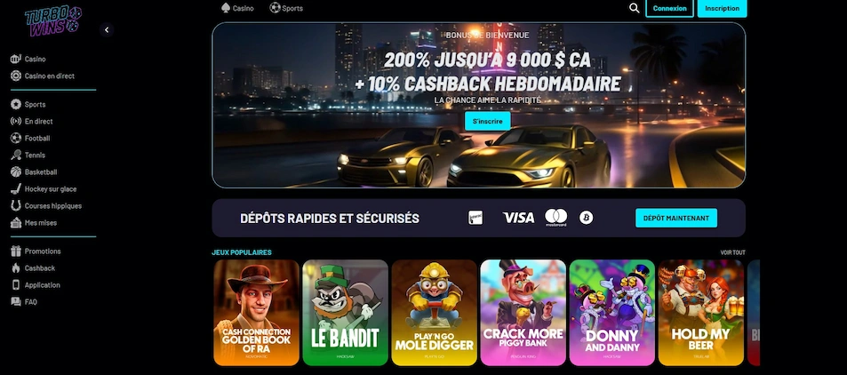 Page d’accueil du casino Turbo Wins, bonus de bienvenue et image d’une voiture sur une bannière, options du menu, symboles de dépôt rapide et sécurisé, ainsi que des images de dés, de machine à sous et de jetons de casino.