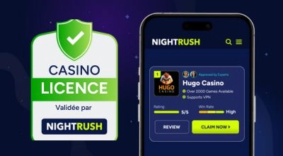 Badge de licence de casino validée par Nightrush affiché à côté d’un smartphone montrant la fiche du casino Hugo